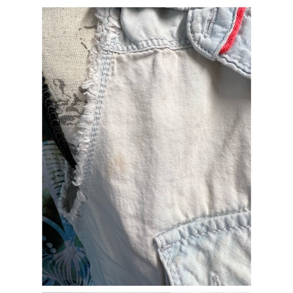 Converse Button Down Sleeveless Top - Picture 4 of 5